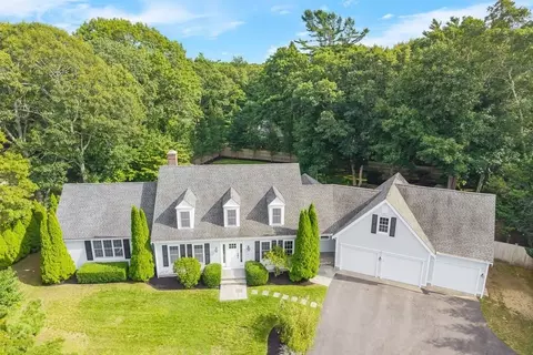 37 Katelyn Hills Dr, Falmouth, MA 02540