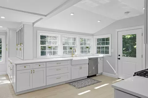 30 Atlantic St, Gloucester, MA 01930 photo 8