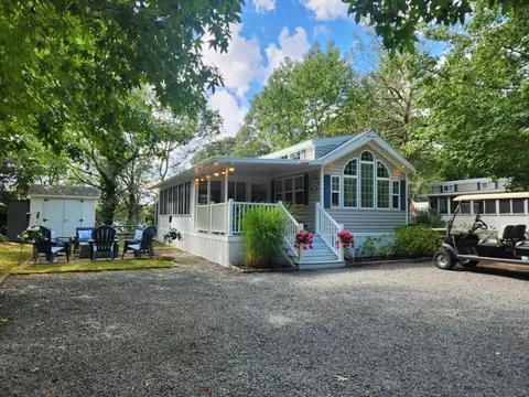 185 Cotuit Rd #MA 5, Sandwich, MA 02563