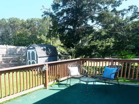 Exterior - 6 Holiday Ln, Hyannis, MA 02601 photo 2 of 9