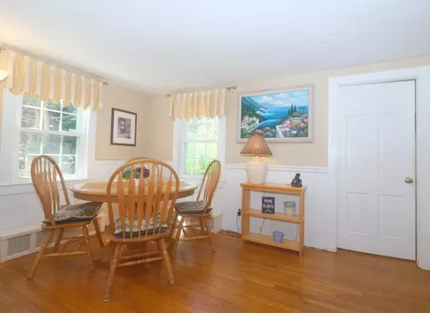 Dining - 6 Holiday Ln, Hyannis, MA 02601 photo 4 of 4