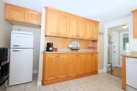 Kitchen - 6 Holiday Ln, Hyannis, MA 02601 photo 5 of 7