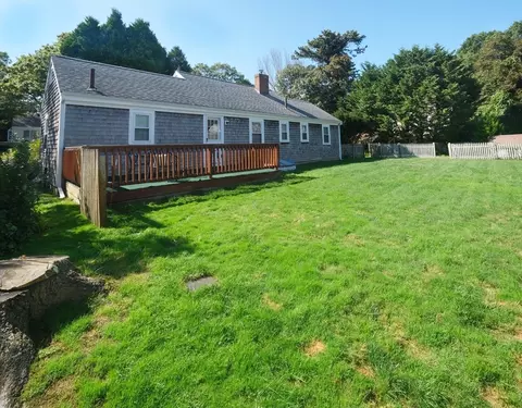 Exterior - 6 Holiday Ln, Hyannis, MA 02601 photo 5 of 9