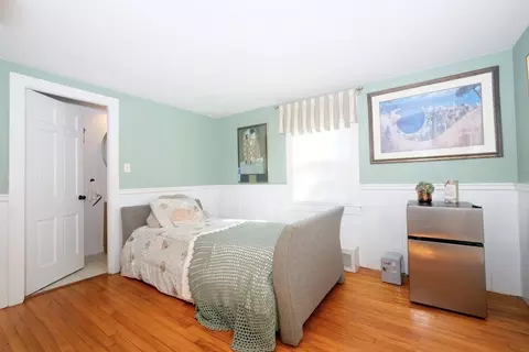 Bedroom - 6 Holiday Ln, Hyannis, MA 02601 photo 6 of 9