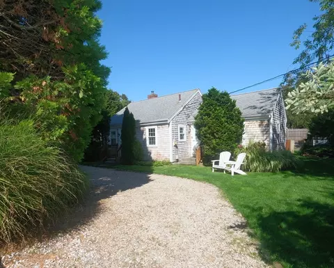 Exterior - 6 Holiday Ln, Hyannis, MA 02601 photo 7 of 9
