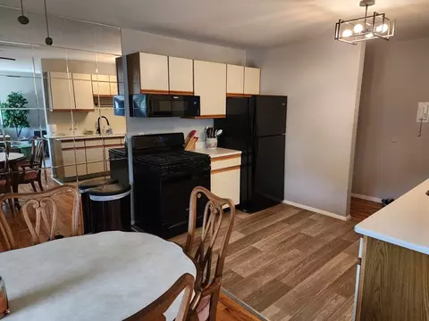 24 Regency Park Dr #24, Agawam, MA 01001