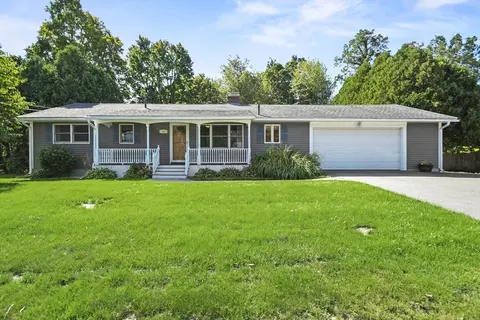 28 Dupont Cir, Leominster, MA 01453