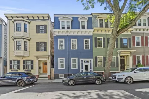17 Trenton St, Charlestown, MA 02129