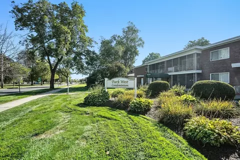 27 Park Ave Ct #8, West Springfield, MA 01089