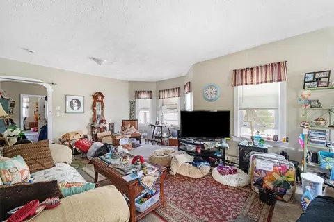 Living - 82 Summerfield St, Fall River, MA 02720 photo 2 of 5