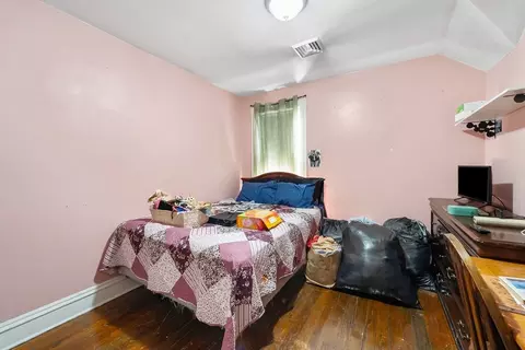 Bedroom - 82 Summerfield St, Fall River, MA 02720 photo 7 of 7