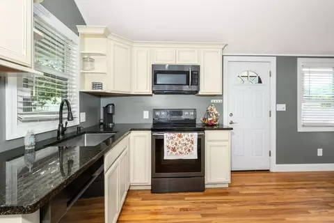 130 Mazarin St, Indian Orchard, MA 01151 photo 5