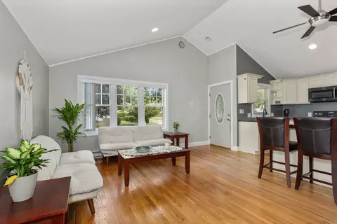130 Mazarin St, Indian Orchard, MA 01151 photo 10