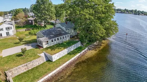 322 Killdeer Rd, Webster, MA 01570