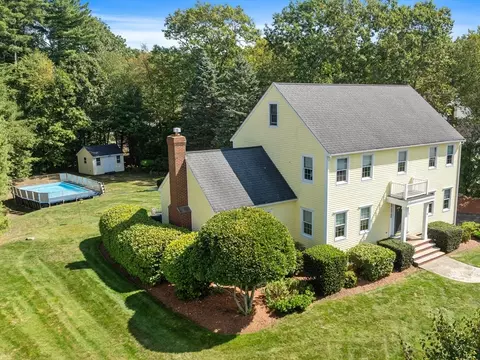 16 Wentworth Dr, Beverly, MA 01915