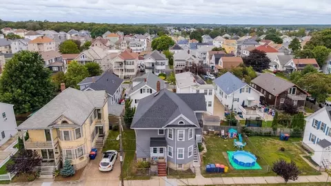 135-137 Query St, New Bedford, MA 02745