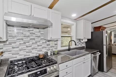 129 Pine Ave, Sturbridge, MA 01566 photo 9