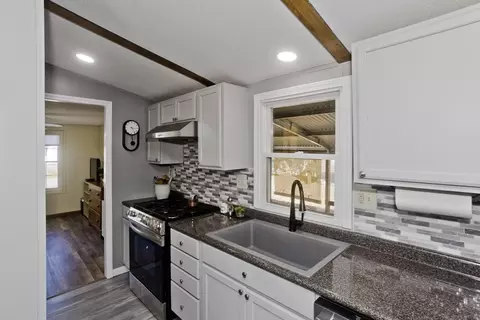 129 Pine Ave, Sturbridge, MA 01566 photo 10