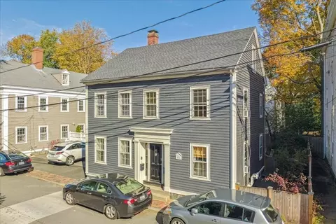 12 Howard St, Salem, MA 01970