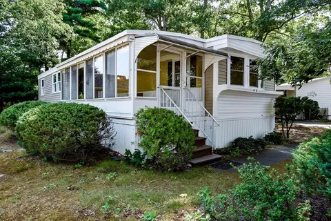 29 S Meadow Vlg # -8, Carver, MA 02330