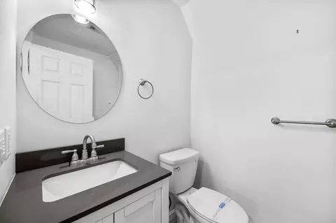 Bath - 57 Appleton Rd, Auburn, MA 01501 photo 4 of 5