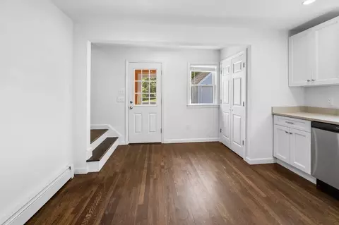 Entry Way - 57 Appleton Rd, Auburn, MA 01501 photo 2 of 4