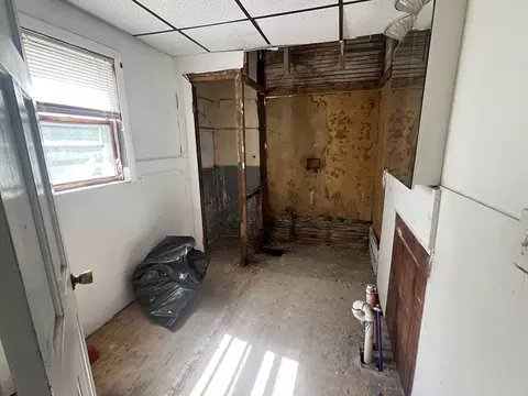 Bath - 15 Star St, Fall River, MA 02724 photo 1 of 2