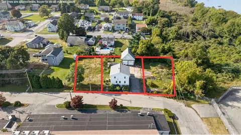 17 Star St, Fall River, MA 02724