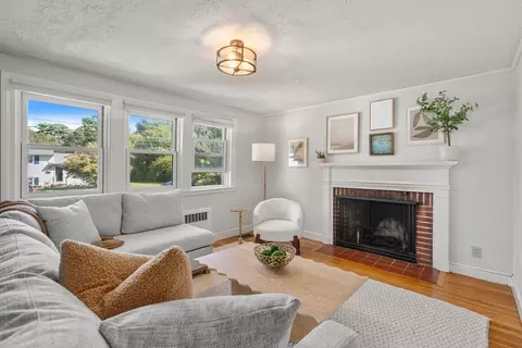 143 Howe St, Natick, MA 01760