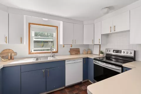 143 Howe St, Natick, MA 01760 photo 5
