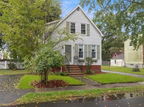 40 Haseltine St, Haverhill, MA 01835
