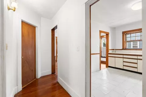 Entry Way - 78 Everett St, Arlington, MA 02474 photo 4 of 4