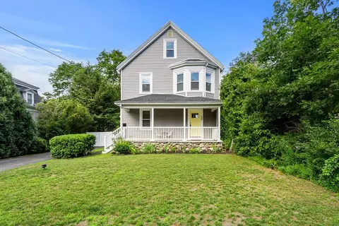 26 Clark St, Danvers, MA 01923 photo 2