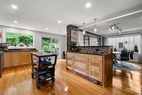 83 Payson Rd, Chestnut Hill, MA 02467 photo 3