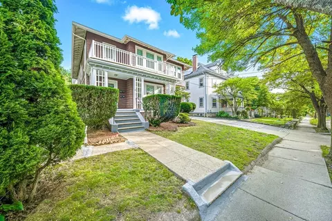 28 Verndale St, Brookline, MA 02446
