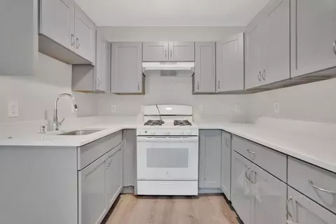 96 Bay St, Springfield, MA 01109 photo 13