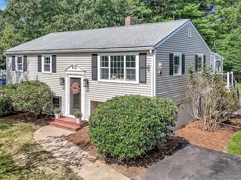 522 Summer St, Rockland, MA 02370