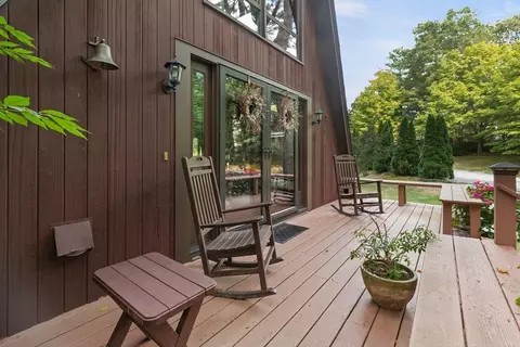Exterior - 2 Kenneth Rd, Georgetown, MA 01833 photo 4 of 11