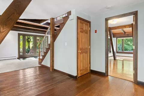 Entry Way - 2 Kenneth Rd, Georgetown, MA 01833 photo 2 of 4