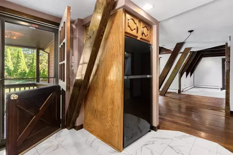 Entry Way - 2 Kenneth Rd, Georgetown, MA 01833 photo 1 of 4