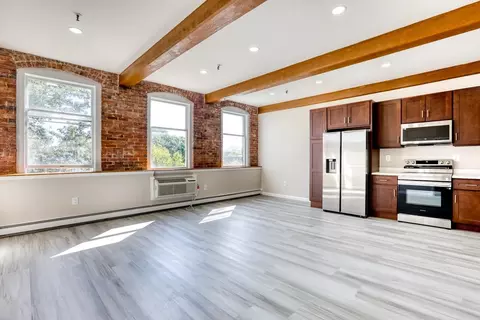 402 River St #3E, Haverhill, MA 01832