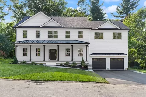 38 Freeport Dr, Burlington, MA 01803