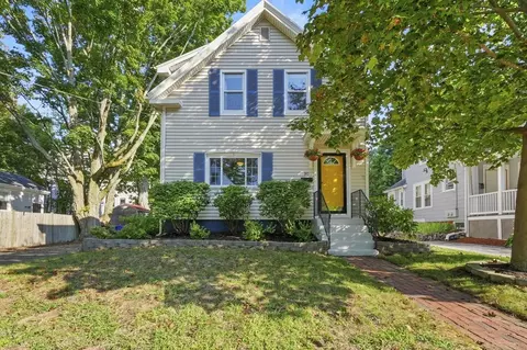 90 Washington St, Reading, MA 01867