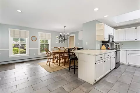 266 West St, Reading, MA 01867 photo 7