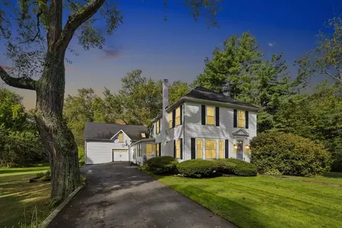 266 West St, Reading, MA 01867 photo 3