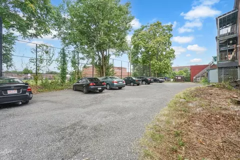 477 State St, Springfield, MA 01105 photo 6