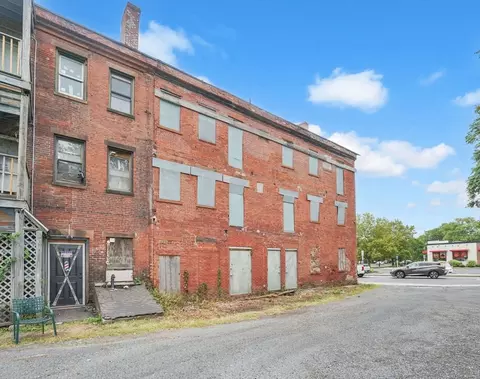 477 State St, Springfield, MA 01105 photo 5