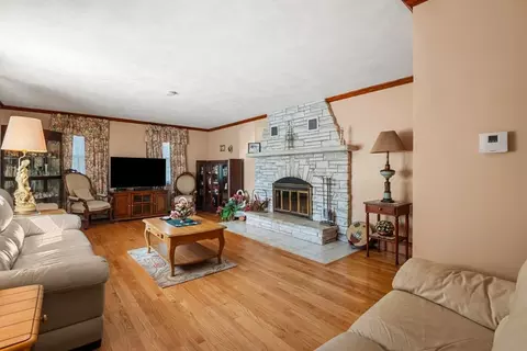 7 Everett St, Stoneham, MA 02180 photo 10