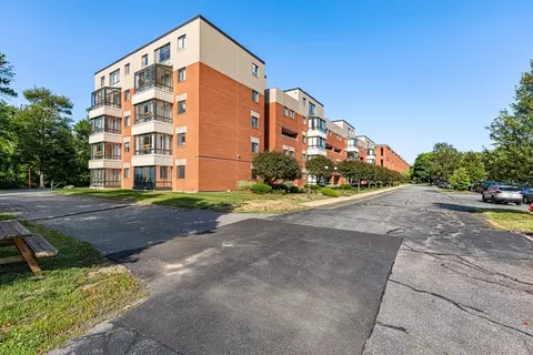 96 Old Colony Ave #153, Taunton, MA 02718
