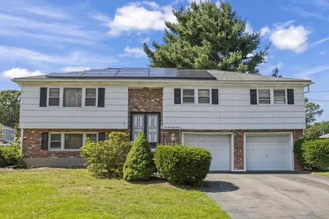 10 Gloversbrook Rd, Randolph, MA 02368